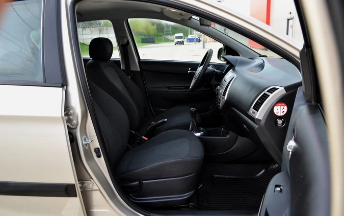 Hyundai i20 cena 14999 przebieg: 150000, rok produkcji 2010 z Gdańsk małe 781